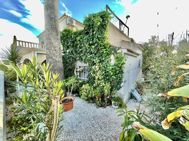 3 bedroom Townhouse for sale