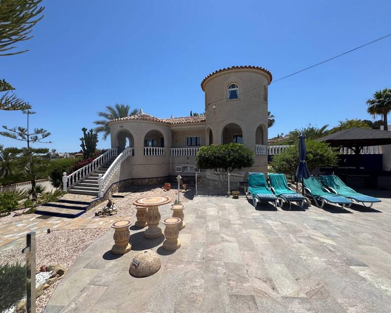 Villa en venta en Algorfa, Alicante
