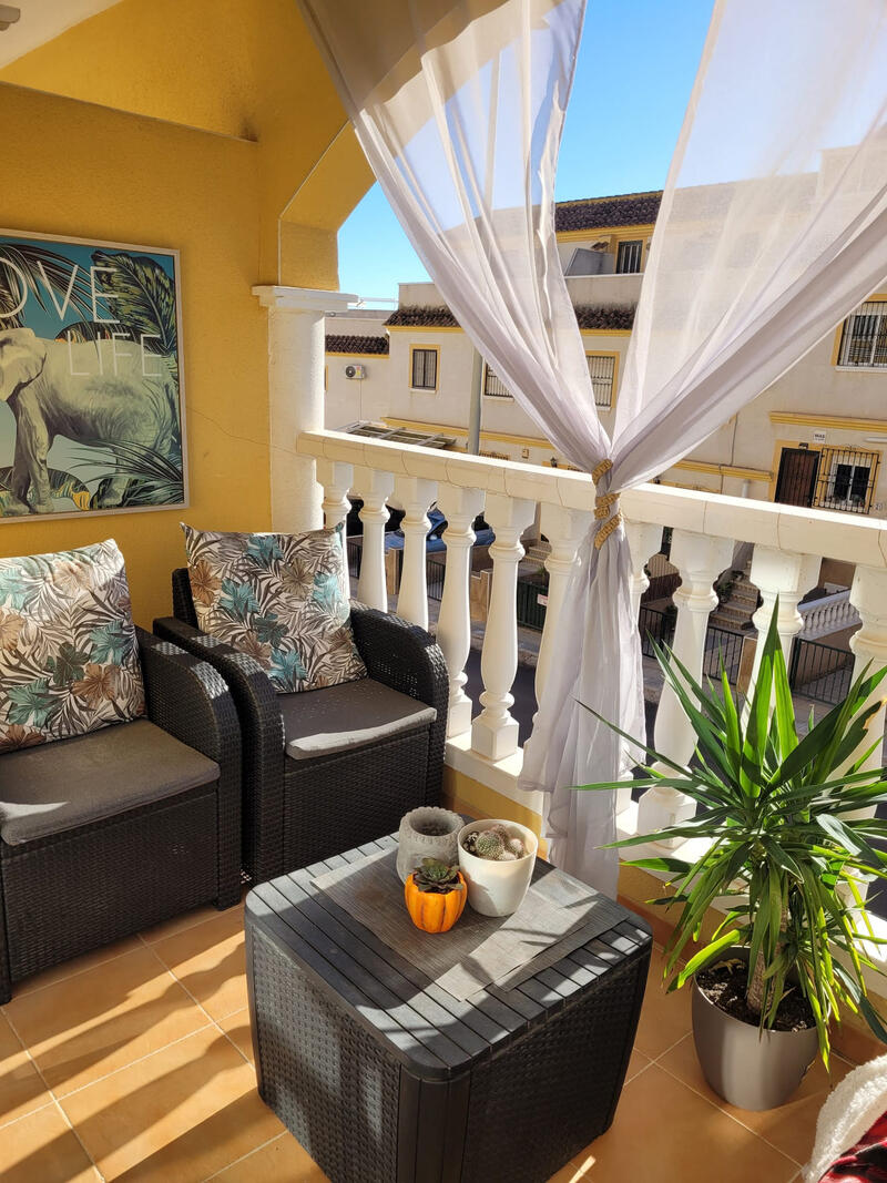 2 bedroom Townhouse for sale