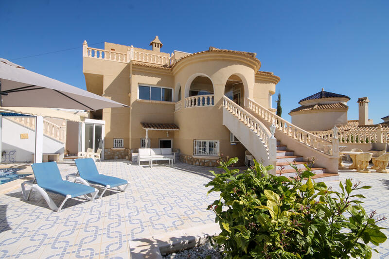 Villa à vendre dans Villamartin, Alicante