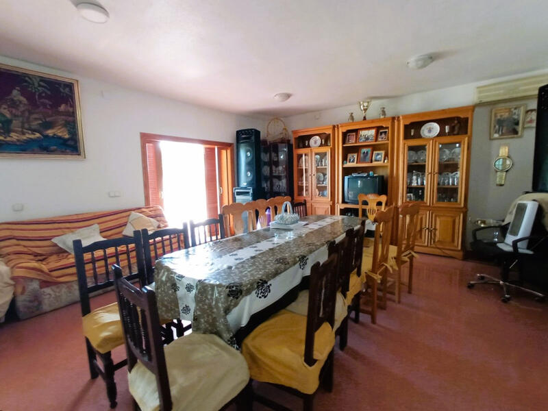 5 bedroom Villa for sale