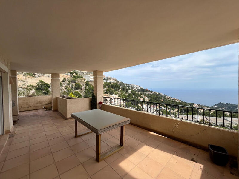 3 bedroom Apartment for sale