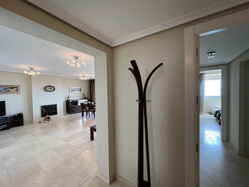 3 bedroom Apartment for sale