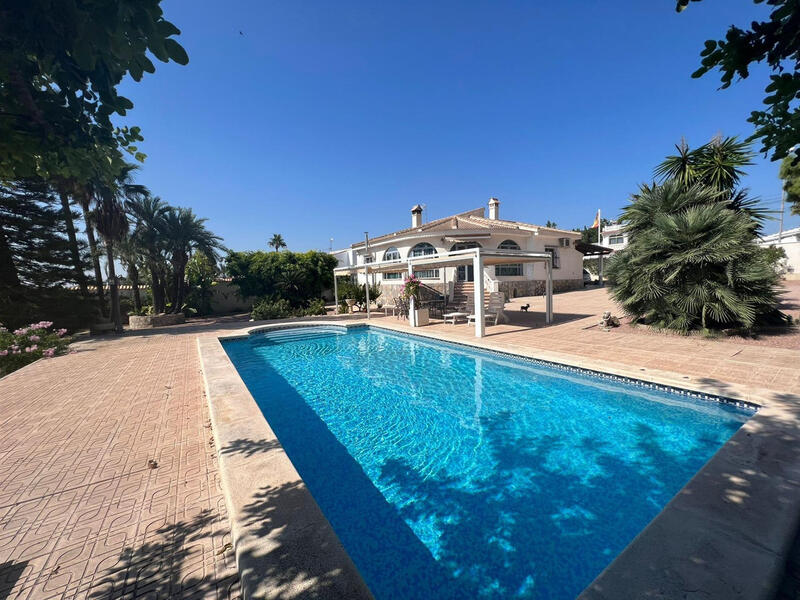 3 Cuarto Villa en venta