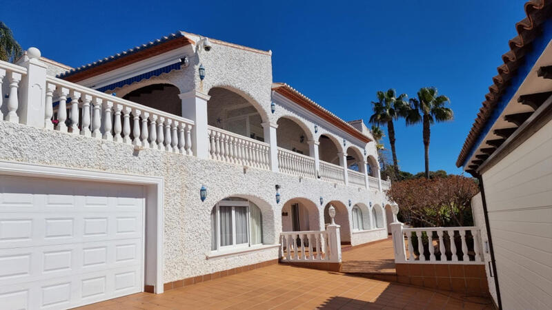 6 bedroom Villa for sale