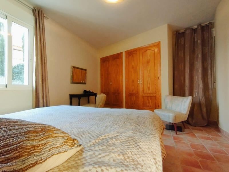 8 Cuarto Villa en venta