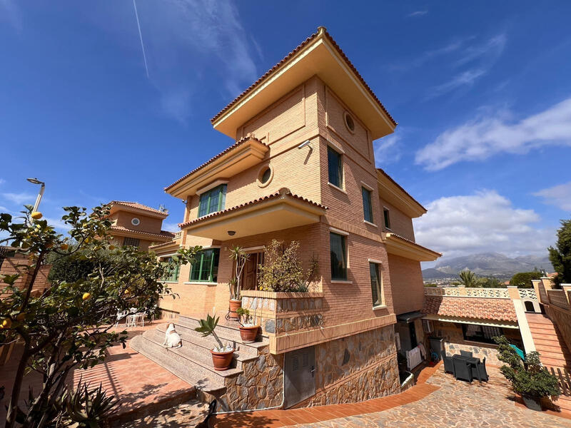 8 chambre Villa à vendre