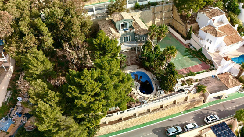 4 slaapkamer Villa Te koop