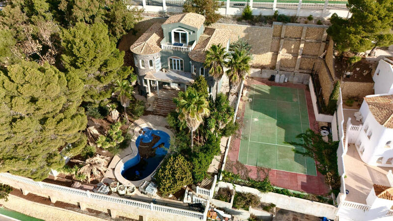 4 slaapkamer Villa Te koop