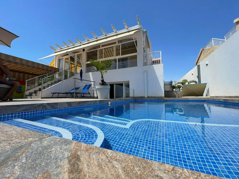 Villa for sale in Los Altos, Alicante
