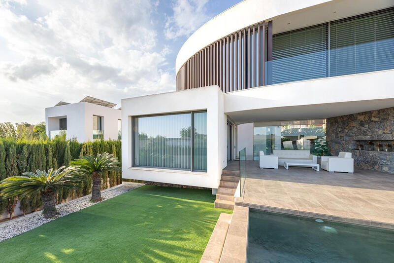 Villa for sale in Finestrat, Alicante