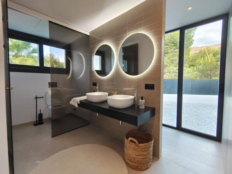 4 slaapkamer Villa Te koop