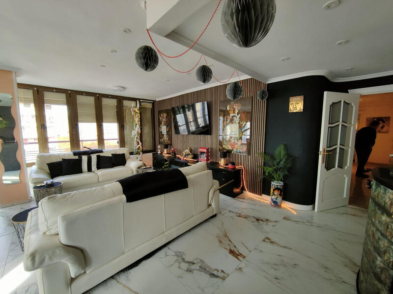 3 bedroom Apartment for sale