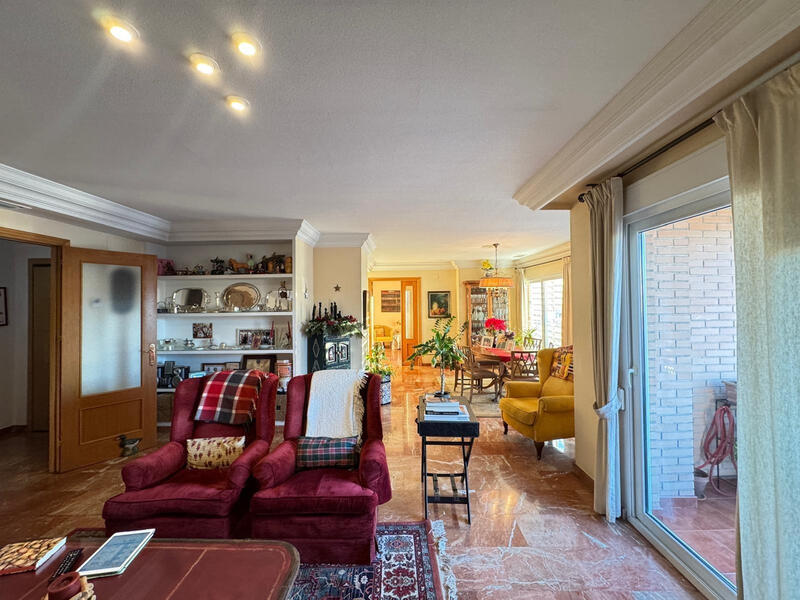 4 Schlafzimmer Appartement zu verkaufen