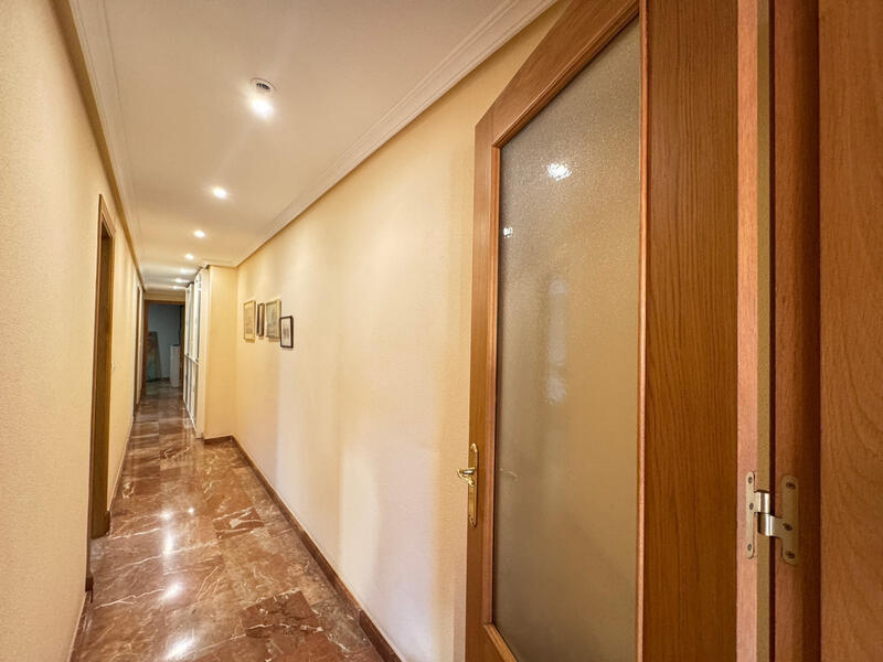 4 Schlafzimmer Appartement zu verkaufen