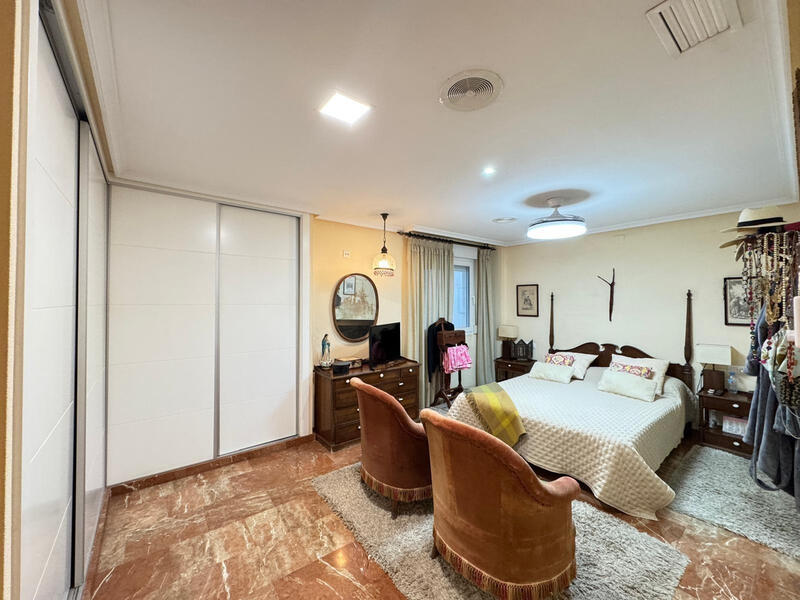 4 Schlafzimmer Appartement zu verkaufen