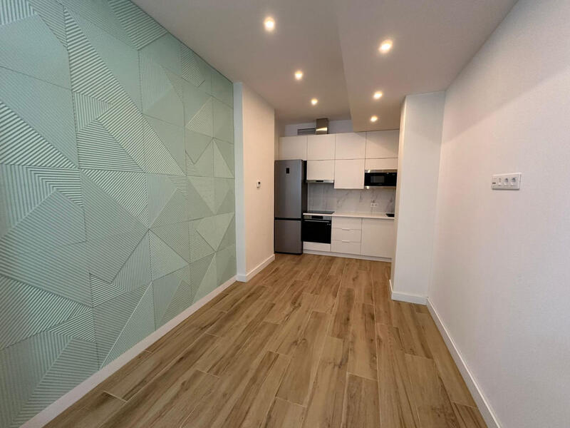 6 bedroom Apartment for sale