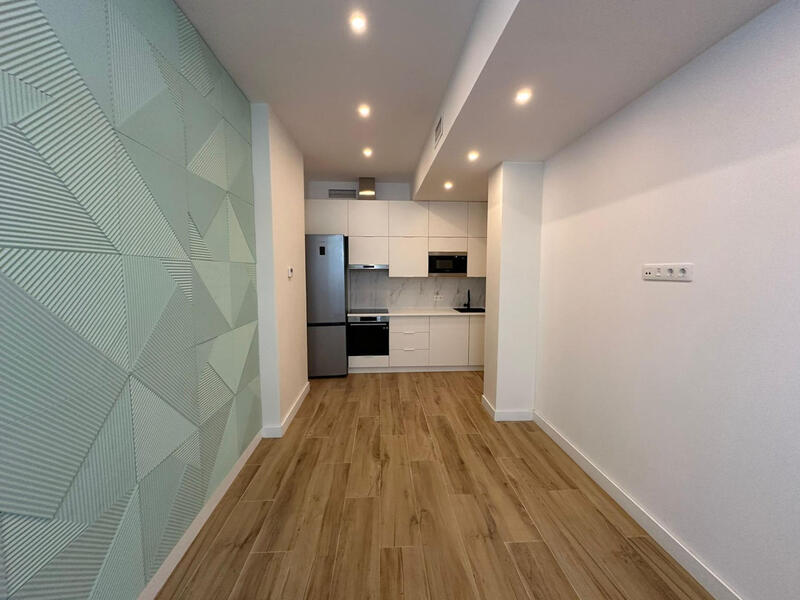 6 bedroom Apartment for sale