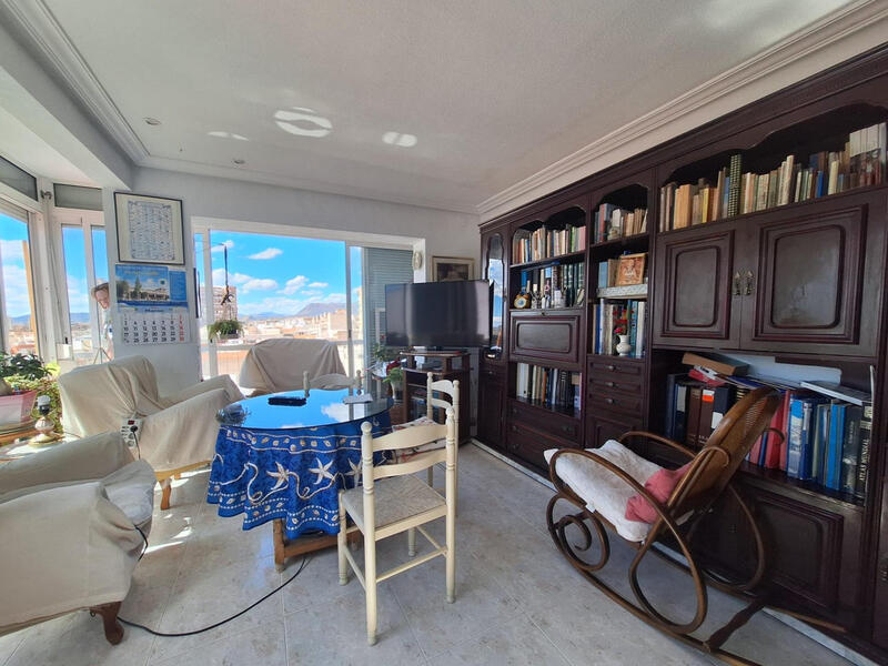 4 bedroom Apartment for sale