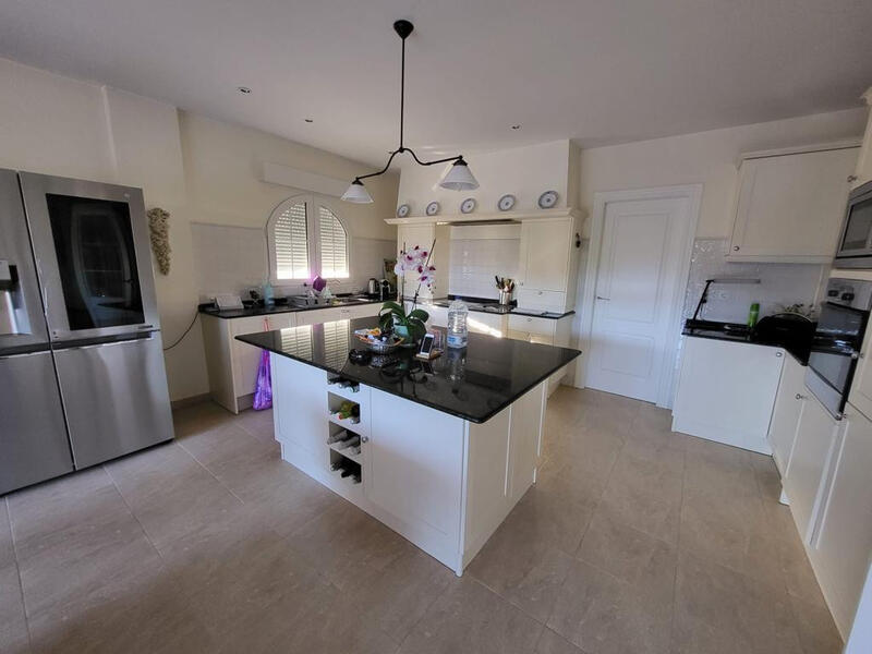 4 slaapkamer Villa Te koop