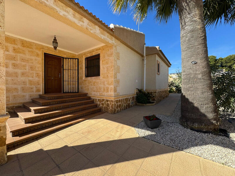 4 Cuarto Villa en venta