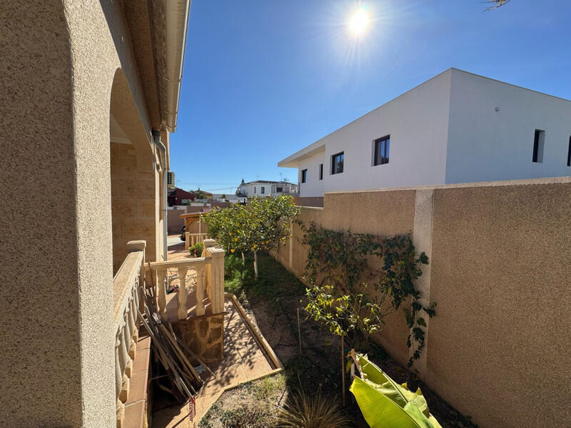 4 Cuarto Villa en venta