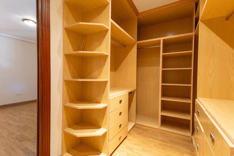 5 спальная комната вилла продается