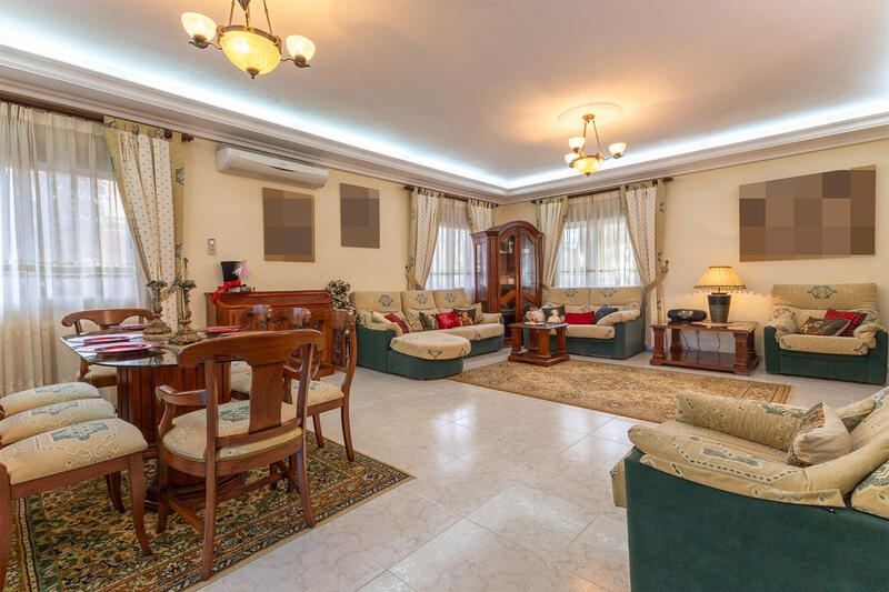 5 спальная комната вилла продается