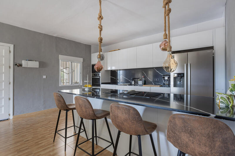 5 Schlafzimmer Landhaus zu verkaufen