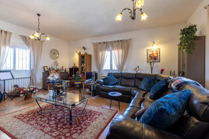 3 Schlafzimmer Landhaus zu verkaufen