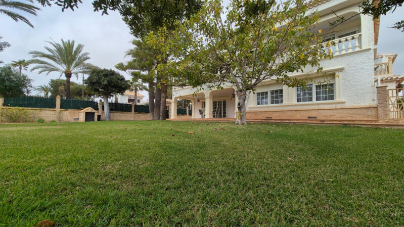 7 bedroom Villa for sale