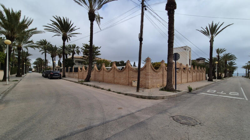 7 bedroom Villa for sale