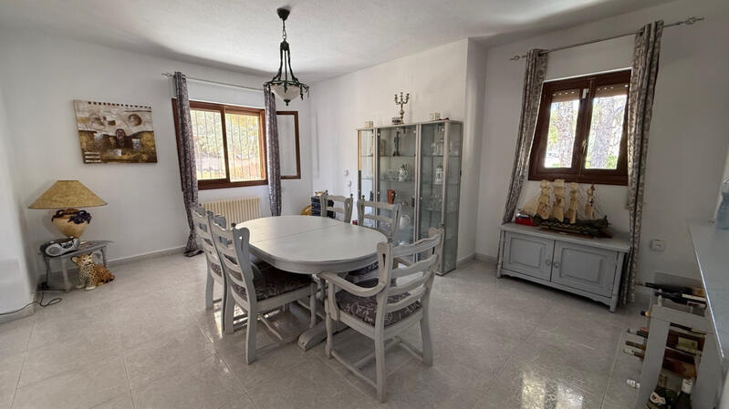 6 sovrum Villa till salu