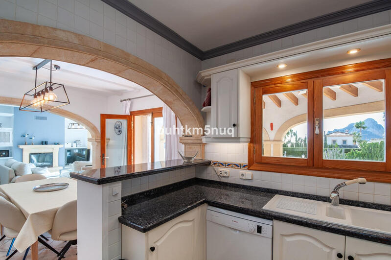 4 Cuarto Villa en venta