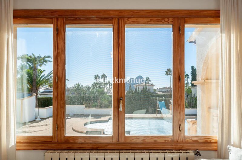 4 Cuarto Villa en venta