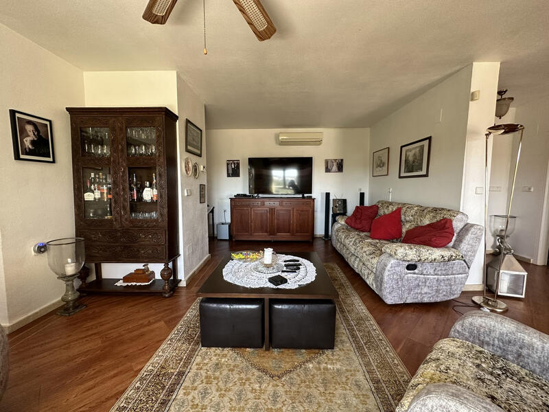 5 bedroom Villa for sale