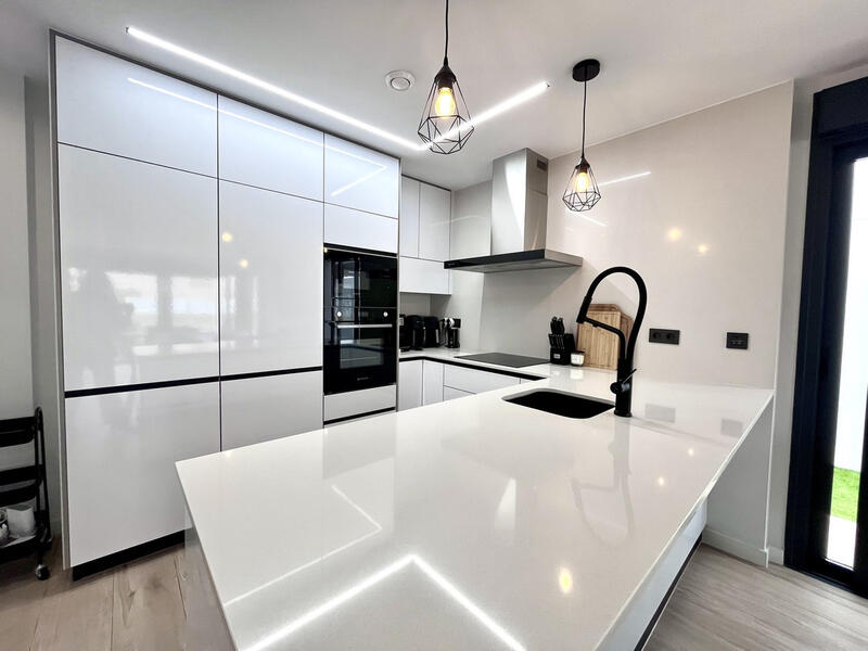 4 Cuarto Villa en venta