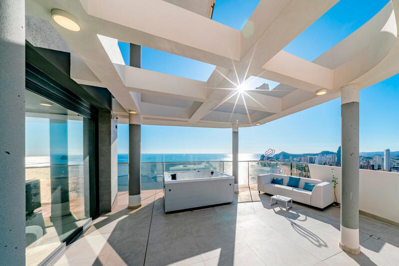 3 bedroom Apartment for sale