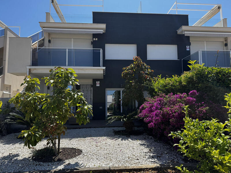 3 bedroom Apartment for sale