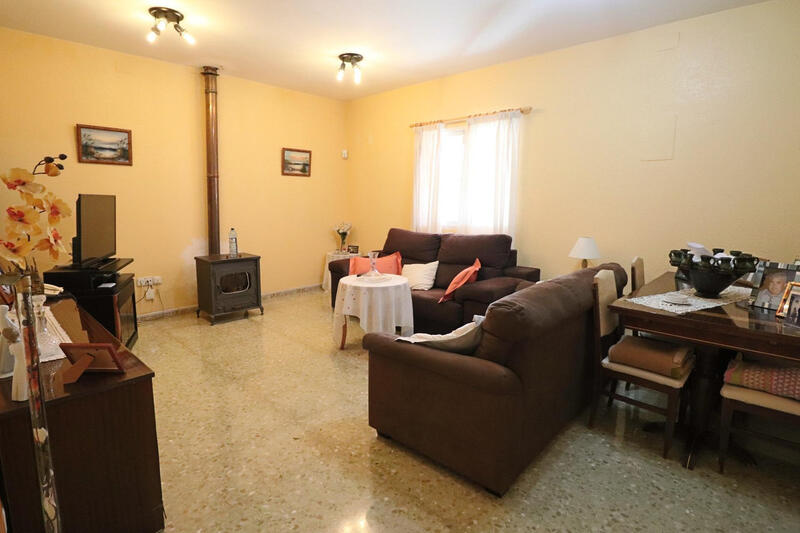 2 Cuarto Villa en venta