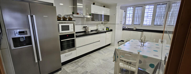 4 slaapkamer Appartement Te koop