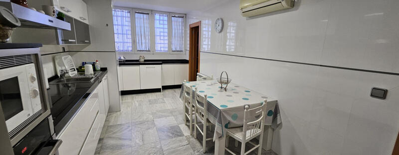 4 slaapkamer Appartement Te koop