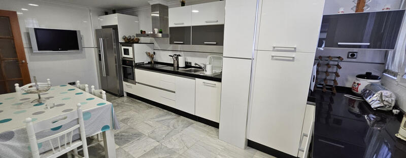 4 slaapkamer Appartement Te koop