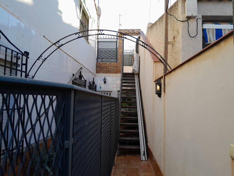 4 bedroom Apartment for sale