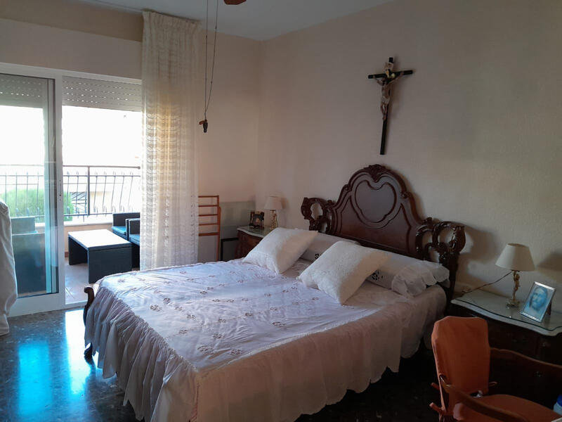 4 bedroom Apartment for sale