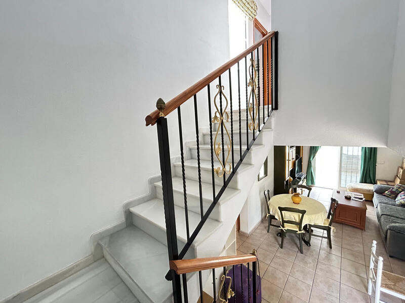 3 slaapkamer Gezinswoning Te koop