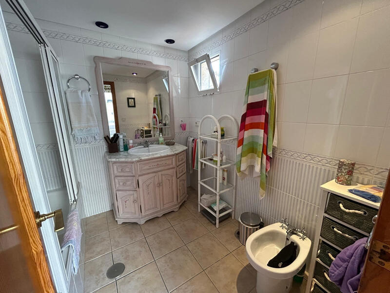 3 slaapkamer Gezinswoning Te koop