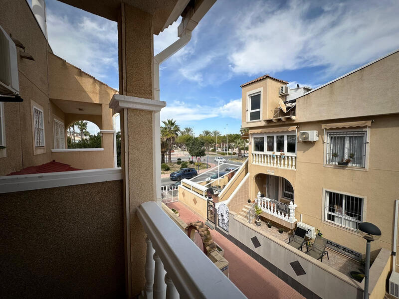 3 спальная комната городская тюрьма продается