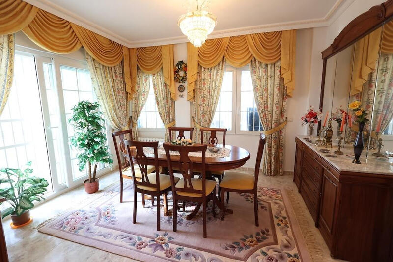 5 slaapkamer Villa Te koop