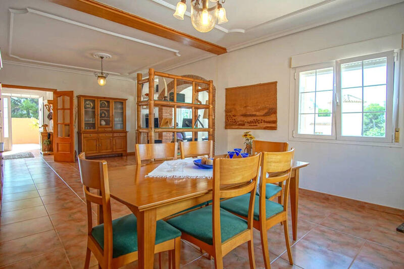 5 bedroom Villa for sale